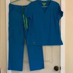 Blue scrub set by crocs medium top and bottom